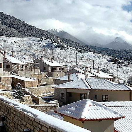 Castle Resort كالافريتا المظهر الخارجي الصورة